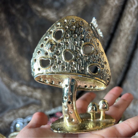 VINTAGE TORINO BRAND LARGE MUSHROOM PIERCED EARRINGS HOLDER, Early 70’s Gold - Picture 2 of 9
